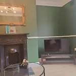 Modern 4 Bedroom Townhouse In City Centre