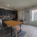 Modern 4 Bedroom Townhouse In City Centre